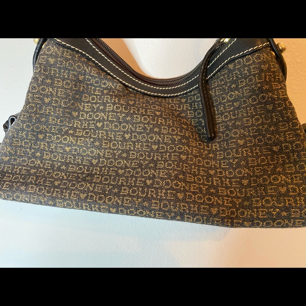 EUC! Dooney & Bourke logo purse - Picture 2 of 12